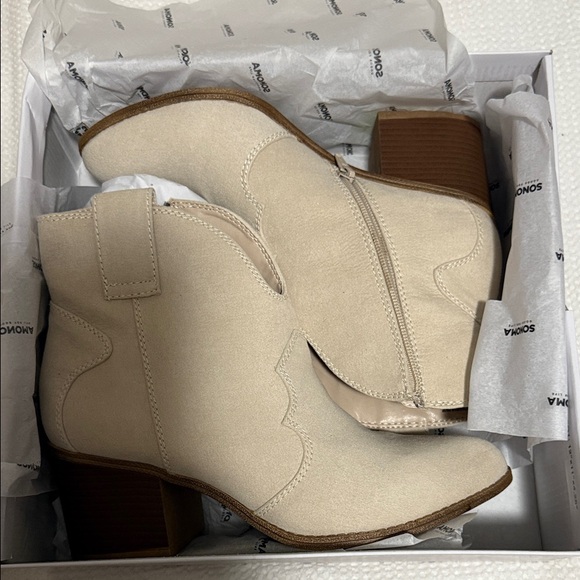 Sonoma Goods For Life Shoes - SONOMA Beige Ankle Booties with Block Heel Women’s Size 8.5